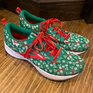 Brooks Christmas running shoes new 10.5 sold out